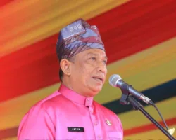 Upacara HUT Rohul ke-26 Khidmat Meski Hujan Lebat, Ribuan Warga Hadiri Malam Puncak