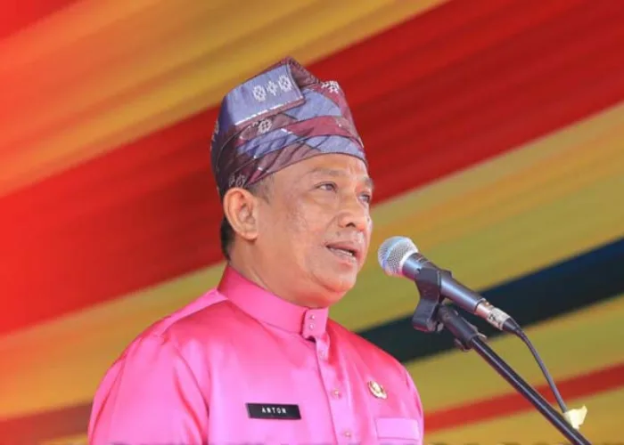 Upacara HUT Rohul ke-26 Khidmat Meski Hujan Lebat, Ribuan Warga Hadiri Malam Puncak