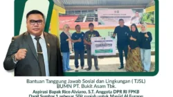 Anggota DPR Rico Alviano Beri Bantuan TJSL Rp 50 Juta ke Masjid Al Furqon di Kabupaten Sijunjung