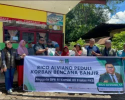 Anggota DPR Rico Alviano Salurkan Bantuan Untuk Korban Banjir di Sumbar