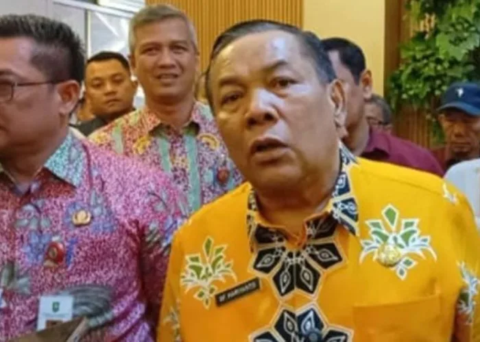 Wagubri SF Hariyanto Bantah Laporkan Gubernur Wahid ke KPK: Fitnah! Dia Itu Adik Saya