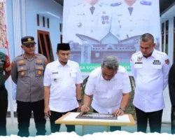 Bupati Anton Resmikan Gedung Koperasi Merah Putih di Sontang