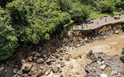 Jalan Padang-Bukittinggi Putus, BPBD Sumbar Sulit Salurkan Bantuan