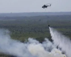 Kawasan TNTN di Inhu Terbakar, Pemadaman Gunakan Helikopter Water Bombing