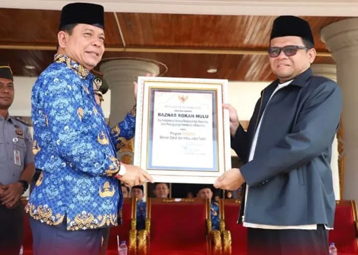 Peringati Hari Lahir Pancasila: Wabup Syafaruddin Poti Serahkan Penghargaan ke Baznas Rohul