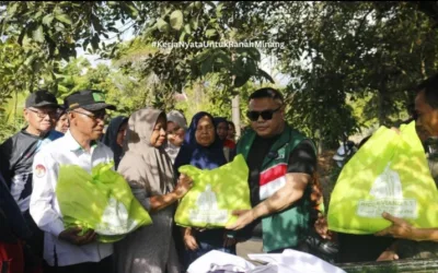 Ringankan Duka Korban Bencana Sumbar, Anggota DPR Rico Alviano Terus Salurkan Bantuan