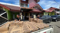 Peduli Bencana, Rico Alviano Bagikan Ribuan Paket Makanan Balita dan Ibu Hamil Korban Banjir