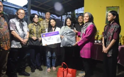 Sokong Ribuan Anak Bangsa Tetap Sekolah, Karmila Sari Salurkan Beasiswa PIP di Riau