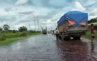 Banjir Rendam Jalan Nasional Simpang Obor Siak, Ratusan Warga Mengungsi
