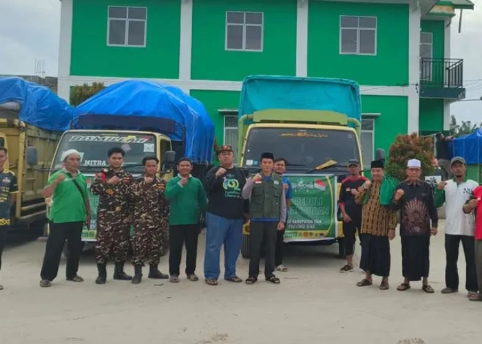 Puluhan Truk Bantuan Korban Bencana Sumatera Berangkat dari Siak