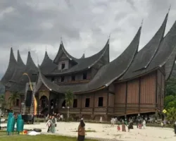 Menelisik Arsitektur dan Filosofi Rumah Gadang, Rumah Adat Minangkabau
