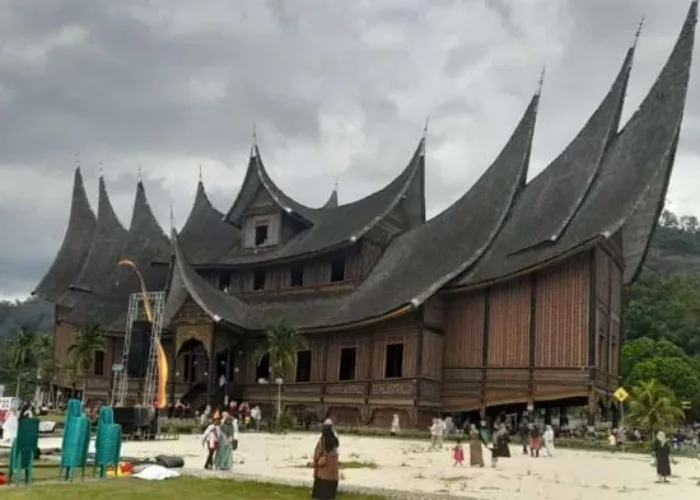 Menelisik Arsitektur dan Filosofi Rumah Gadang, Rumah Adat Minangkabau