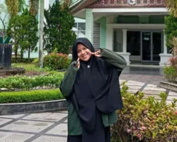 Menyeimbangkan Hidup, Cara Nikmati Dunia Tanpa Kehilangan Akhirat