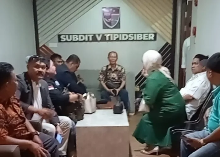 Puluhan Advokat PAS Desak Subdit V Tipidsiber Polda Sumbar Segera Proses Laporan Pencemaran Nama Baik Ike Seroja