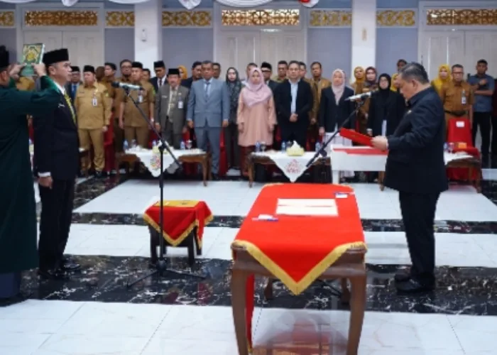SF Hariyanto Lantik 13 Pejabat Eselon II Pemprov Riau