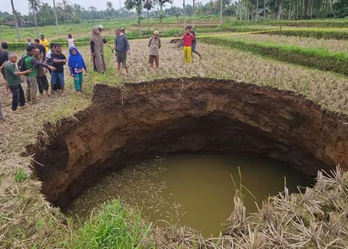 Sinkhole Muncul di Sumbar, Ini Penjelasan Badan Geologi dan BRIN