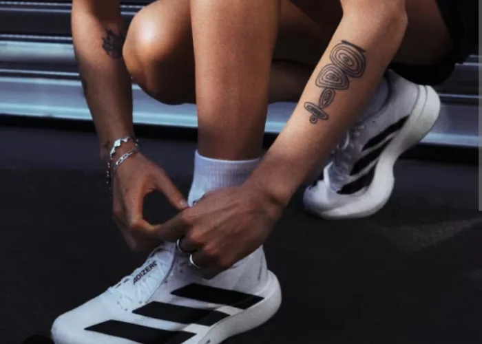 Kenapa Adidas Adizero Evo SL Jadi Pilihan Favorit Pelari? Simak Keunggulan dan Spesifikasinya