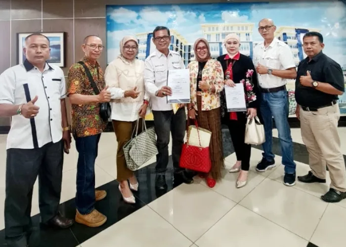 Penyidik Subdit V Tipidsiber Polda Sumbar Periksa Ikem Seroja Terkait Dugaan Penghinaan di TikTok