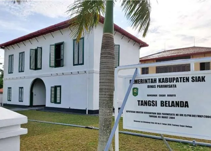 Runtuhnya Bangunan Tangsi Belanda di Siak, Alarm Keamanan Cagar Budaya!
