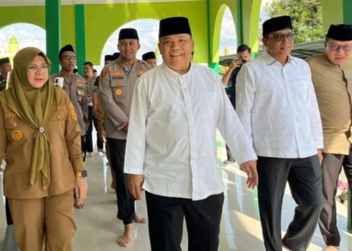 Plt Gubernur Riau Apresiasi Perjuangan Bupati Afni, Janji Lunasi Hutang Rp72 Miliar ke Siak