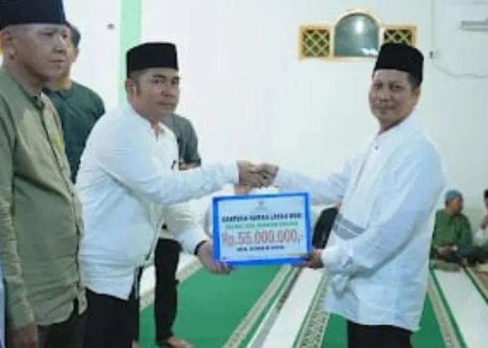 Warga Sentajo Raya Curhat ke Wabup Kuansing Saat Safari Ramadan, Soroti Jalan Rusak dan Jembatan Sungai Lintang