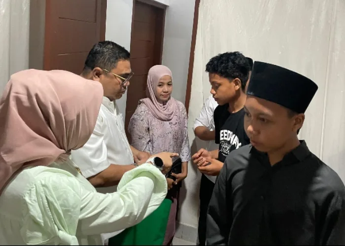 Anggota DPR Rico Alviano Santuni dan Buka Puasa Bersama Anak Yatim di Sawahlunto