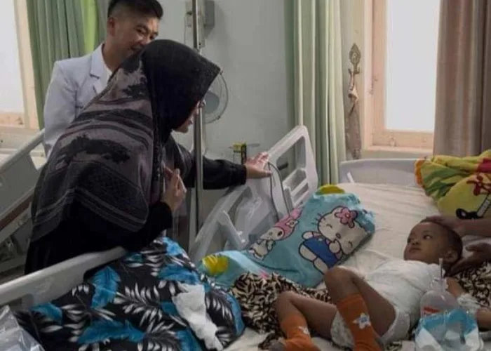 Bupati Afni Tinjau Kondisi Layanan di Pos Lebaran dan RSUD Siak