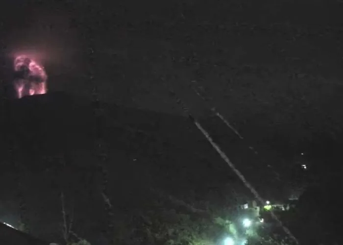 Erupsi Gunung Marapi Sabtu Malam, Letusan 3 Menit 21 Detik Bikin Warga Panik