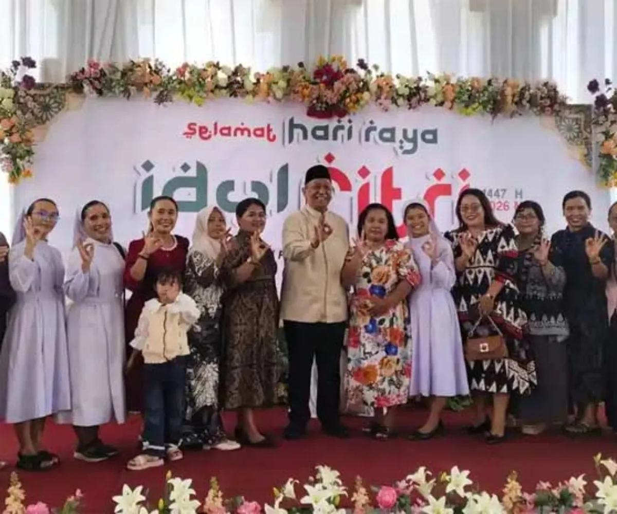 Warga Lintas Agama Hadiri Open House Idul Fitri, Bupati Anton: Toleransi Tanpa Batas