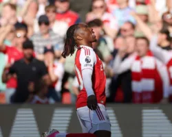 Arsenal Unggul Cepat! Gol Eberechi Eze Bungkam Newcastle di Babak Pertama