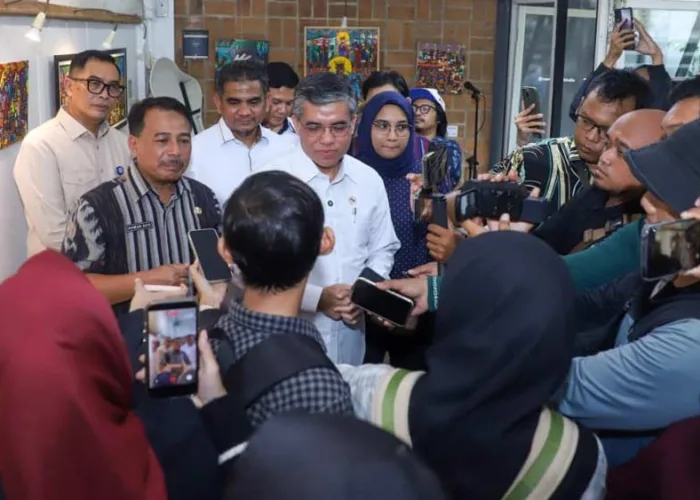 Kemenaker Imbau WFH 1 Hari per Minggu Untuk Swasta, Ini Sektor yang Tetap WFO