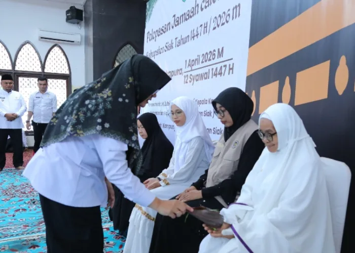 Tepuk Tepung Tawar Lepas 257 Jemaah Calon Haji Siak, Bupati Afni Titip Doa Untuk Siak