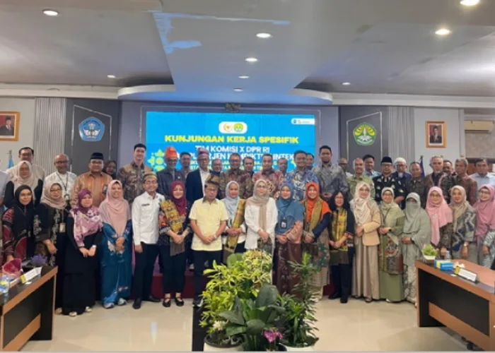 Komisi X DPR Kunjungi Riau Soroti SPMB dan Biaya Kuliah, Ketimpangan PTN–PTS Jadi Perhatian