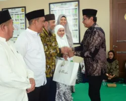 12 Karyawan PT BSP Berangkat ke Tanah Suci, Momen Haru Warnai Pelepasan Calon Jamaah Haji