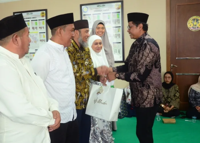 12 Karyawan PT BSP Berangkat ke Tanah Suci, Momen Haru Warnai Pelepasan Calon Jamaah Haji