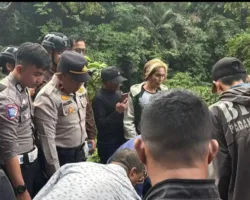 Travel Pekanbaru Padang Masuk Jurang di Lembah Anai, 7 Orang Terluka