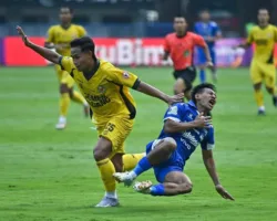 Semen Padang vs Persib, Maung Bandung Bidik Tiga Poin di Padang, Julio Cesar Siap Gantikan Matricardi