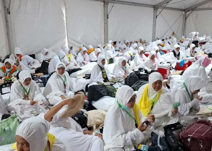 Menunggu di Kampung Halaman, Kepulangan Jemaah Haji Riau Jadi Momen Haru Dinanti Ribuan Keluarga