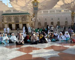 Panas 42 Derajat di Arab Saudi, Tim Kesehatan Siak Intensif Dampingi Jemaah Haji Lansia