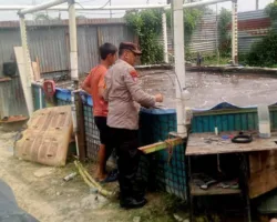 Budidaya Lele Jadi Penopang Ekonomi Keluarga, Kanit Binmas Polsek Payung Sekaki Beri Dukungan Warga Air Hitam
