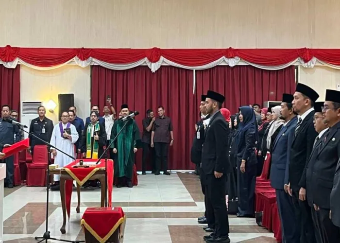 Lantik 315 ASN dan Kepala Sekolah di Riau, SF Hariyanto: Jangan Bebani Rakyat