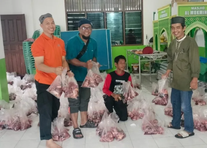 Sembelih 11 Sapi dan 4 Kambing, Semangat Gotong Royong Warnai Idul Adha di Masjid Al-Mukminin Pekanbaru