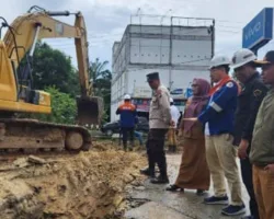 Banjir Depan Puskesmas Sabah Auh Mulai Ditangani, PT BSP Turun Perbaiki Gorong-gorong di Bandar Pedada Siak