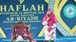Wisuda 69 Santri Ar Riyadh Siak, Bupati Afni Tegaskan Pesantren Benteng Akhlak Generasi Muda