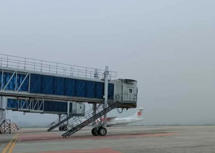 Kabut Tebal di Pekanbaru Ganggu Penerbangan, Pesawat dari Jakarta Dialihkan ke Padang