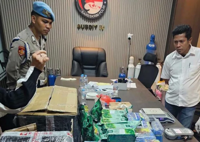 Bareskrim Tangkap 2 DPO Jaringan Malaysia di Bengkalis, Sita Narkoba Bernilai Rp137 Miliar