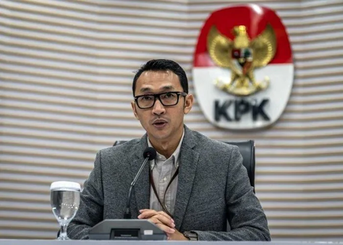 KPK Dalami Motif Amplop Bupati Kuansing ke Menhut, Kaitkan dengan Dugaan Gratifikasi HPT
