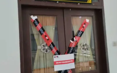 KPK Segel Ruang Kerjanya, Dimana Bupati Kuansing Suhardiman Amby?