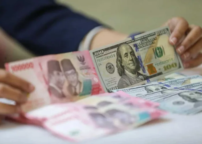 Rupiah Diproyeksi Melemah ke Rp17.950, Pasar Tunggu Keputusan BI
