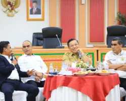 Pemprov Riau dan DPRD Dorong Percepatan Perda Ekonomi, APBD Jadi Sorotan